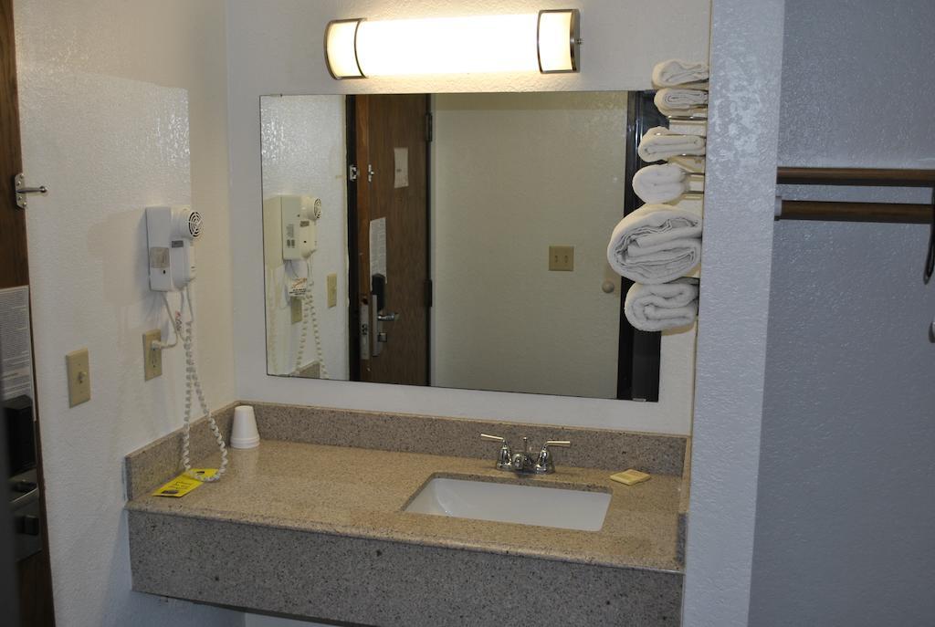 Waconia Inn And Suites חדר תמונה