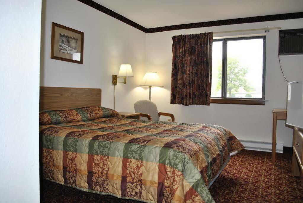Waconia Inn And Suites מראה חיצוני תמונה